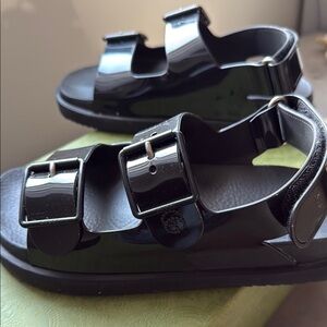 Gucci Black Sandals with Adjustable Straps and Cushioned Sole